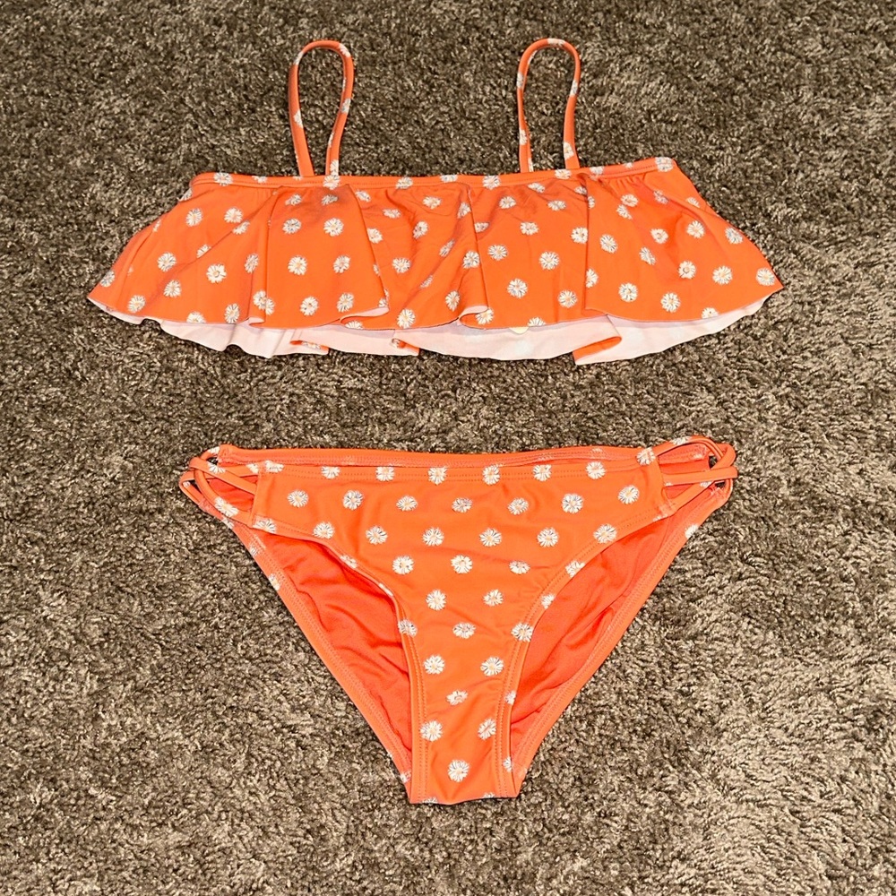 O’Neill Daisy Ruffle Bikini 🌊 - Picture 2 of 11